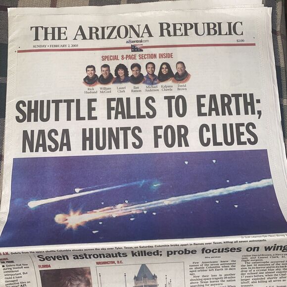 The Arizona Republic February 2 2003 Shuttle Falls To Earth NASA Hunts For Clues - Picture 1 of 6